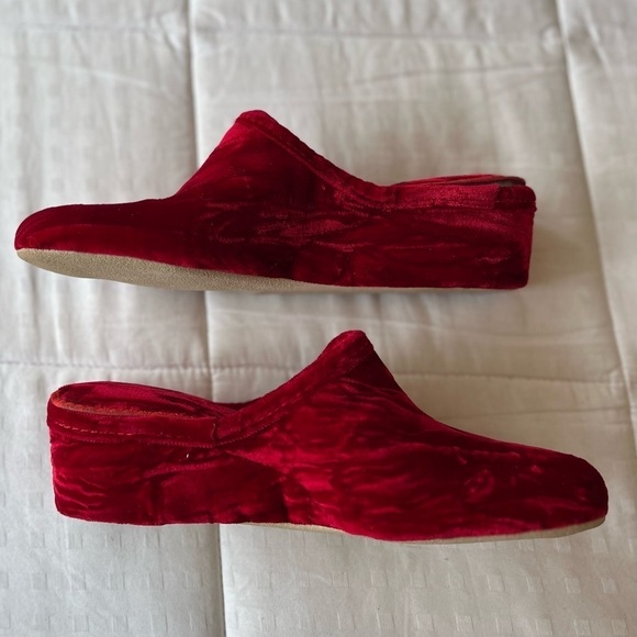 Vintage Red Velvet Velour Packard Wedge Slippers Size 5 - Picture 12 of 16